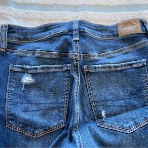 American Eagle ripped ankle jeans